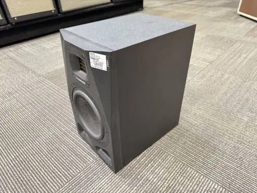 ADAM AD-A7V Studio Monitor 2